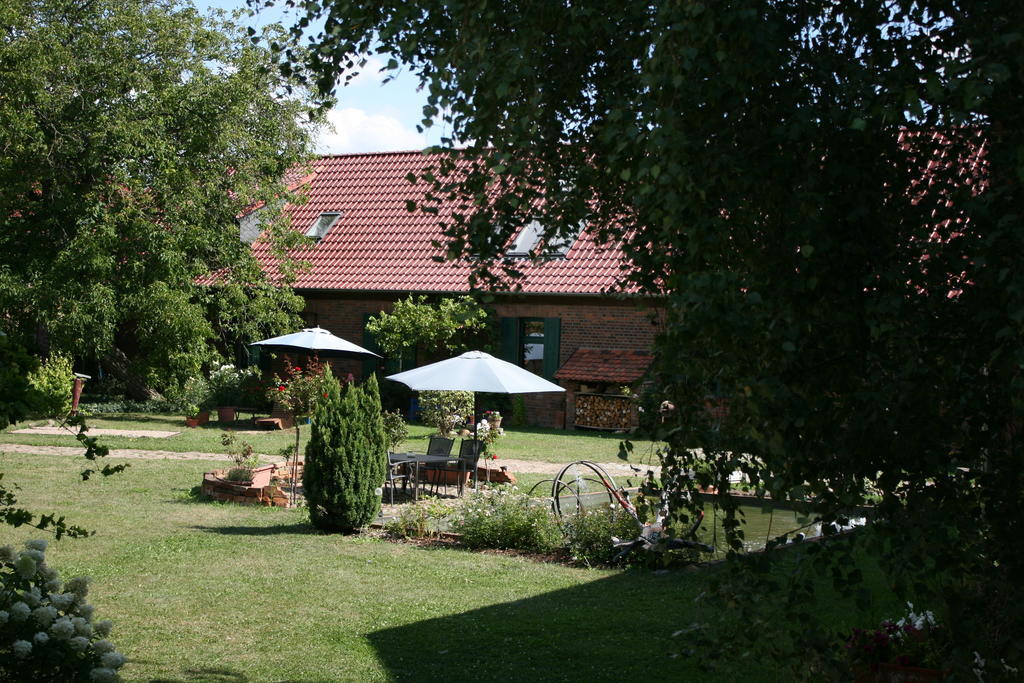 Pension Kunsthof Dahrenstedt Exterior photo