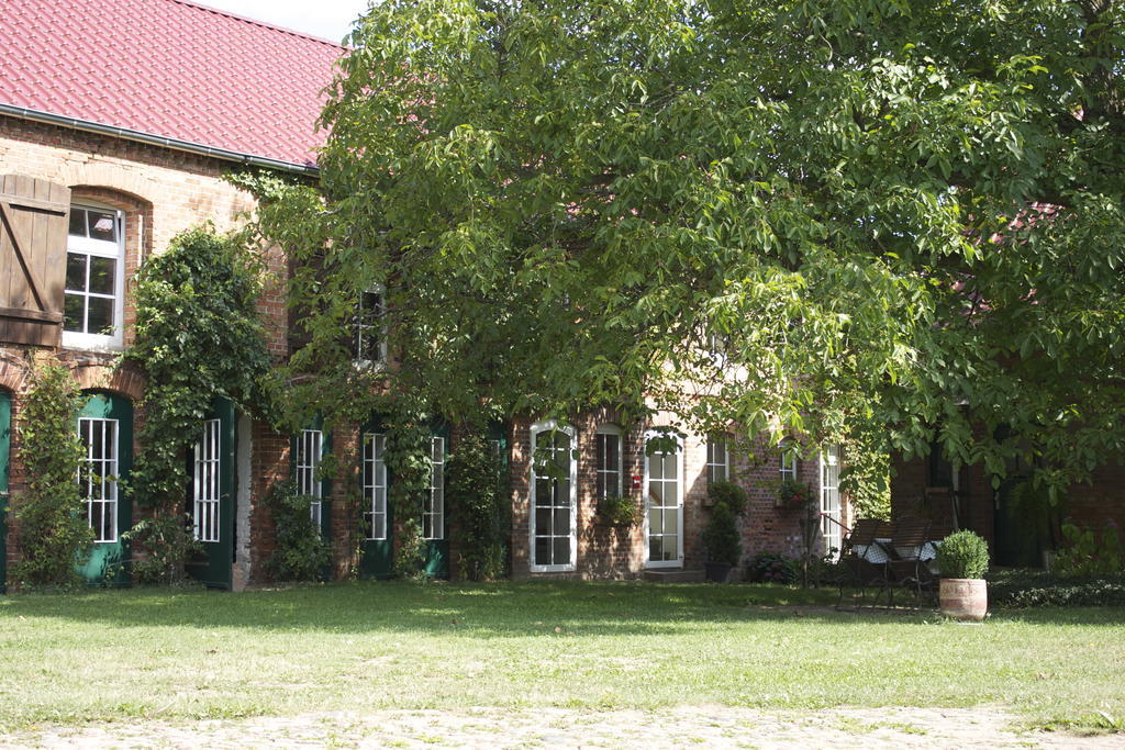 Pension Kunsthof Dahrenstedt Exterior photo