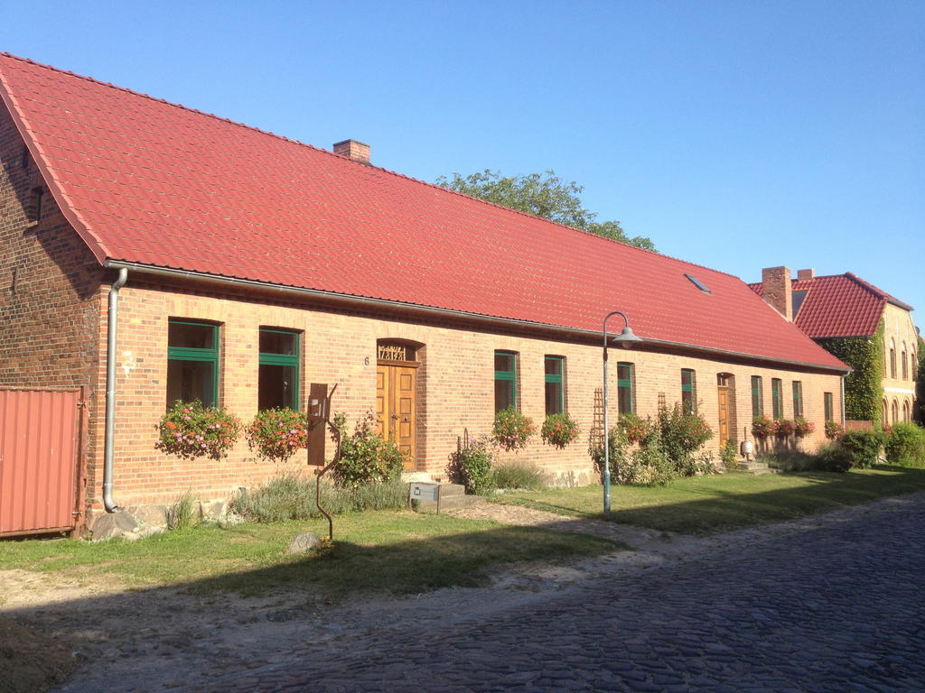 Pension Kunsthof Dahrenstedt Exterior photo